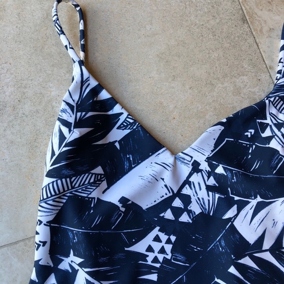 Rip Curl Shape Shifter Palm Swimsuit Blue & Cream NWT Women’s Size X-Small - Picture 3 of 14